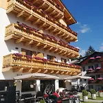 Camina And Szálloda Cortina dʼAmpezzo
