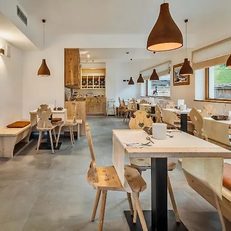 Hotel Camina And