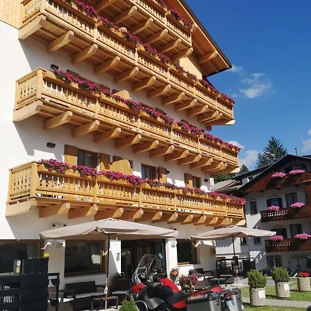 Camina And Hotel Cortina d'Ampezzo