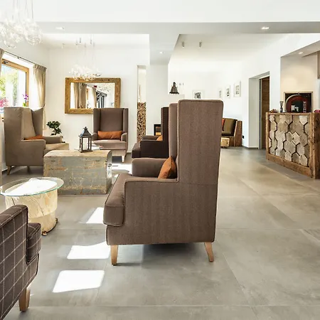 Hotel Camina And