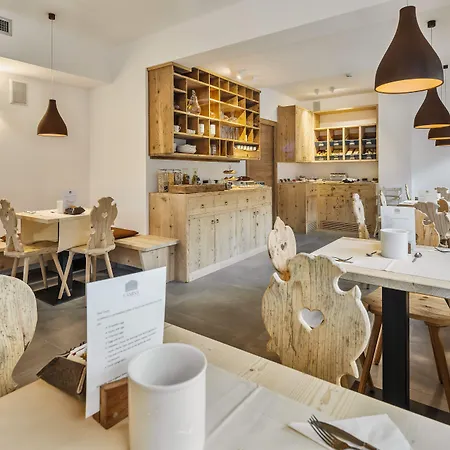Otel Camina And