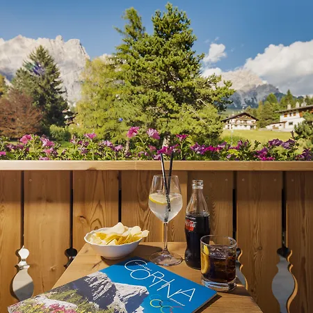 Camina And Hotel 4*
