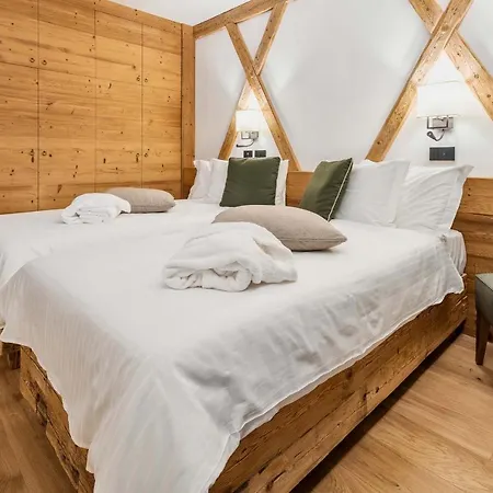 Otel Camina And