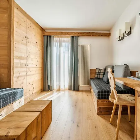 Hotel Camina And