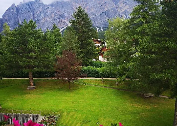 Camina And Hotel Cortina dʼAmpezzo