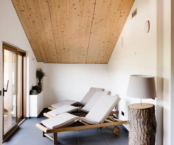 Camina And Szálloda 4*